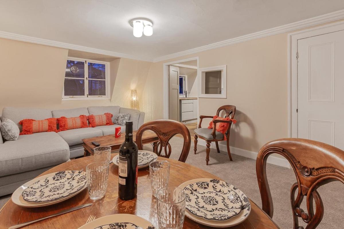Spaceship 4 Luxury 4 Bedroom By Altoluxoexperience Short Lets & Serviced With Free Wifi & Parking Bristol